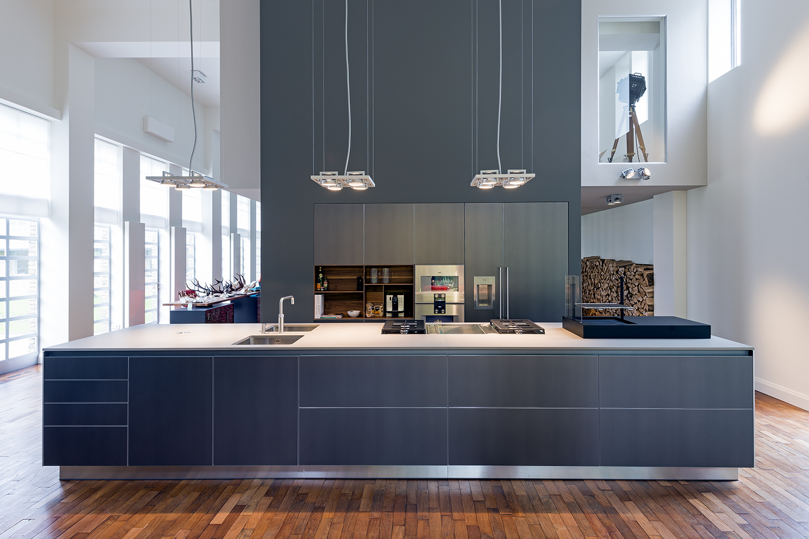 premium bulthaup keuken in donker aluminium kookeiland met Bora, foto 3
