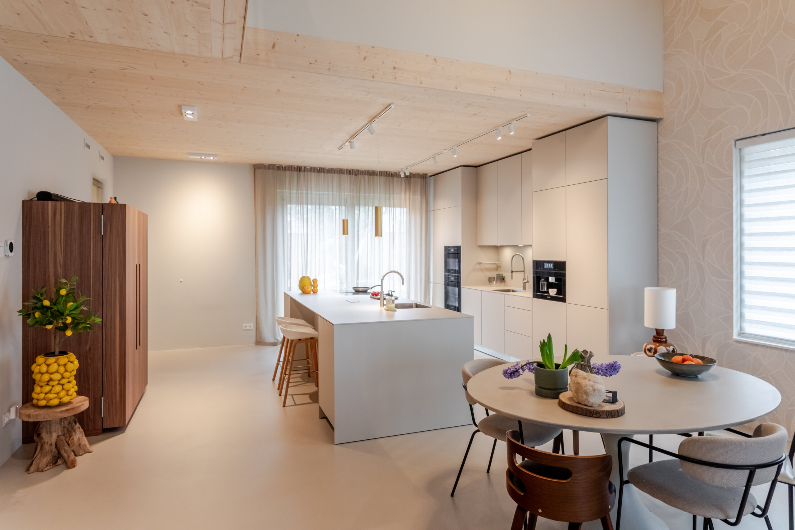Bulthaup b3 met noten kasten, kiezel en tv-meubel