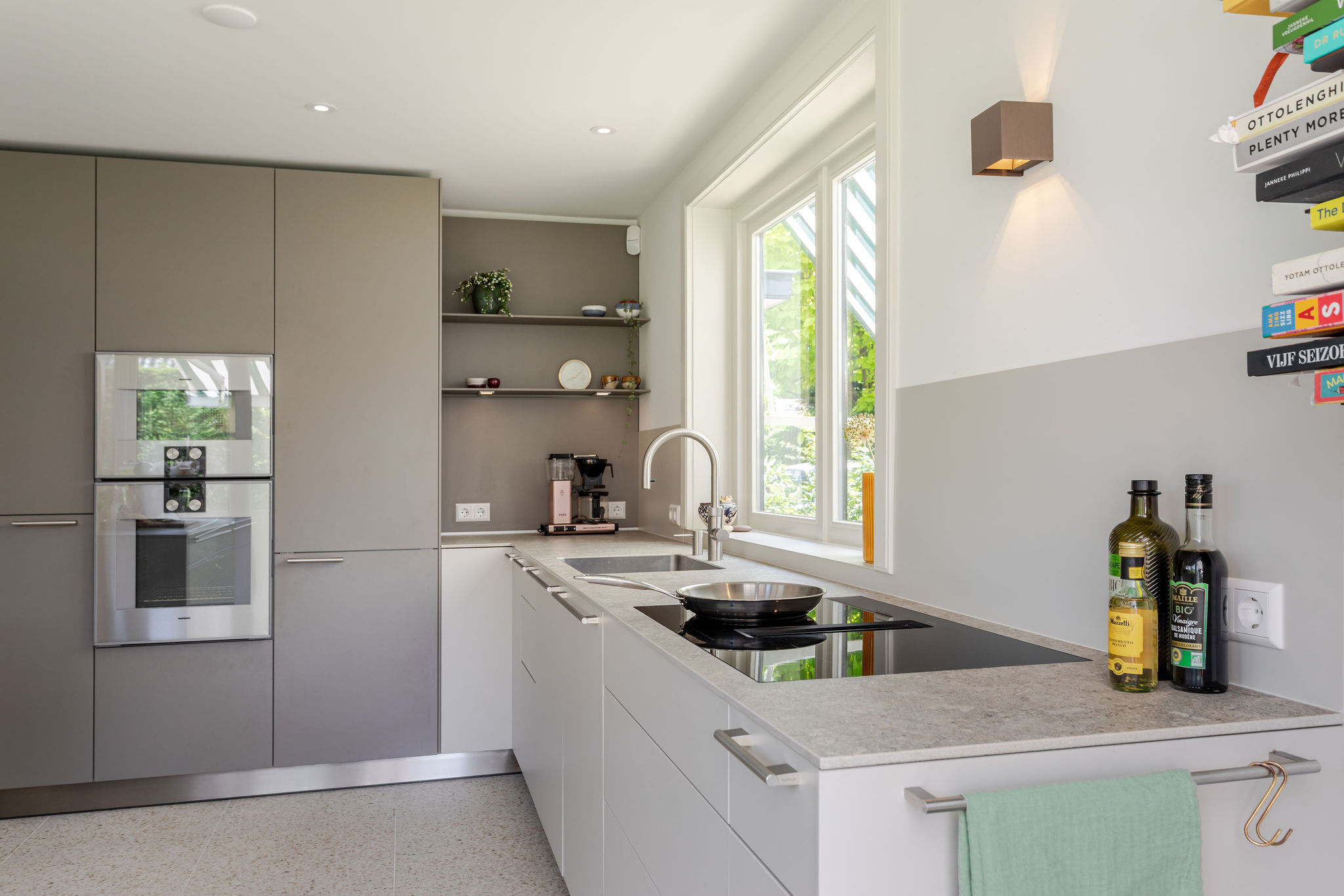 exclusieve keuken kiezel en flint met Dekton Pietra blad, foto 4