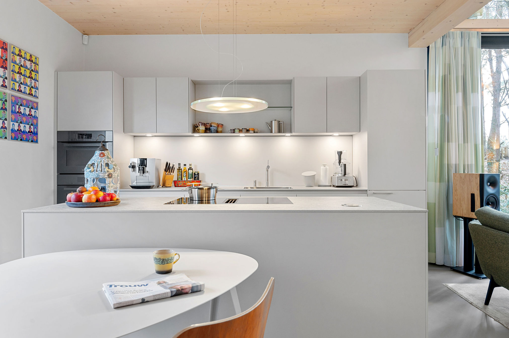 unieke keuken in kiezel met Dekton Pietra en Extendo tafel, foto 4