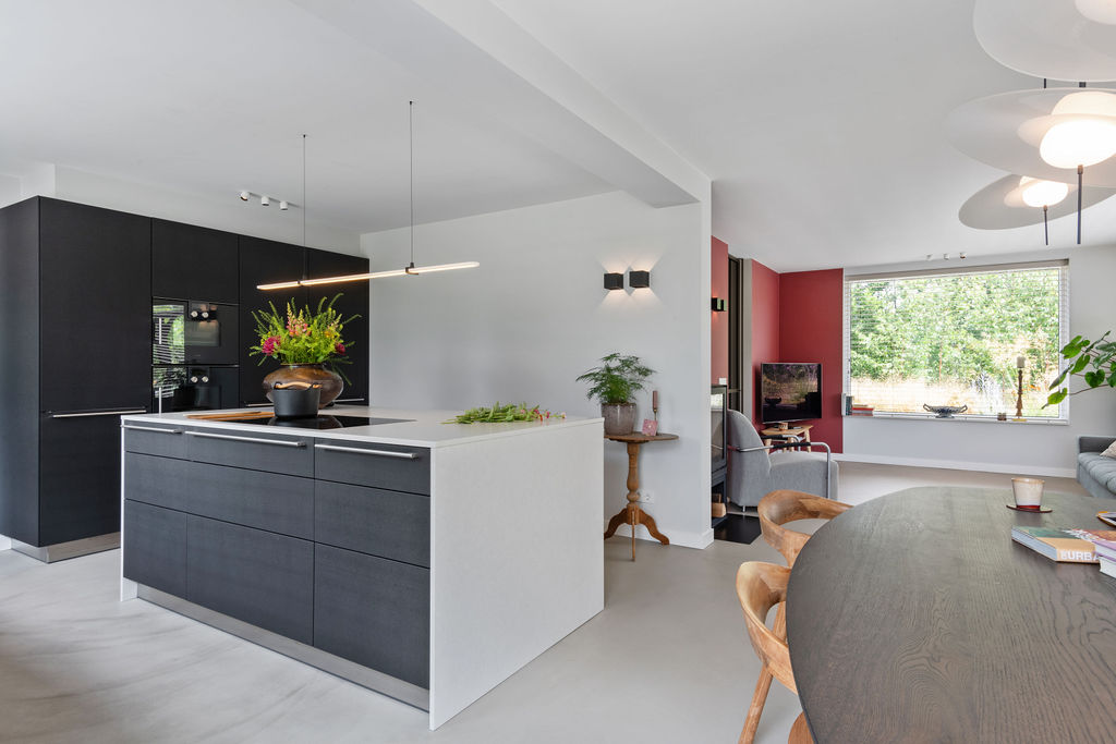 exclusieve design keuken in zwart eiken met marmer blad, foto 2